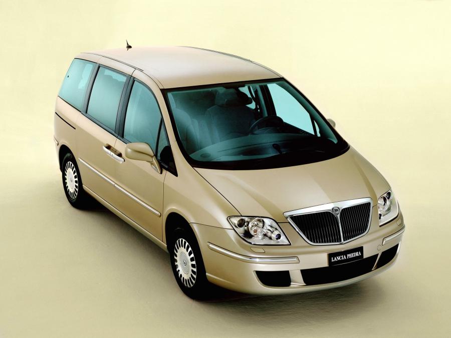  Lancia Phedra 2002 года  (фото 3 из 123)